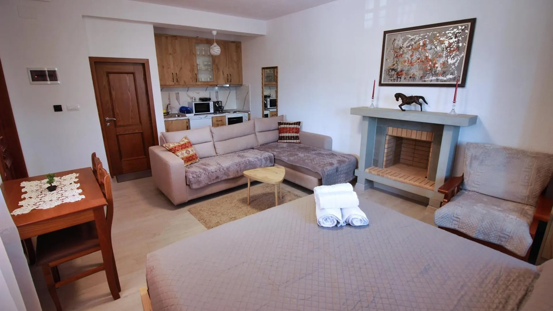 Emblematic House Apartment 4 Gjirokastër